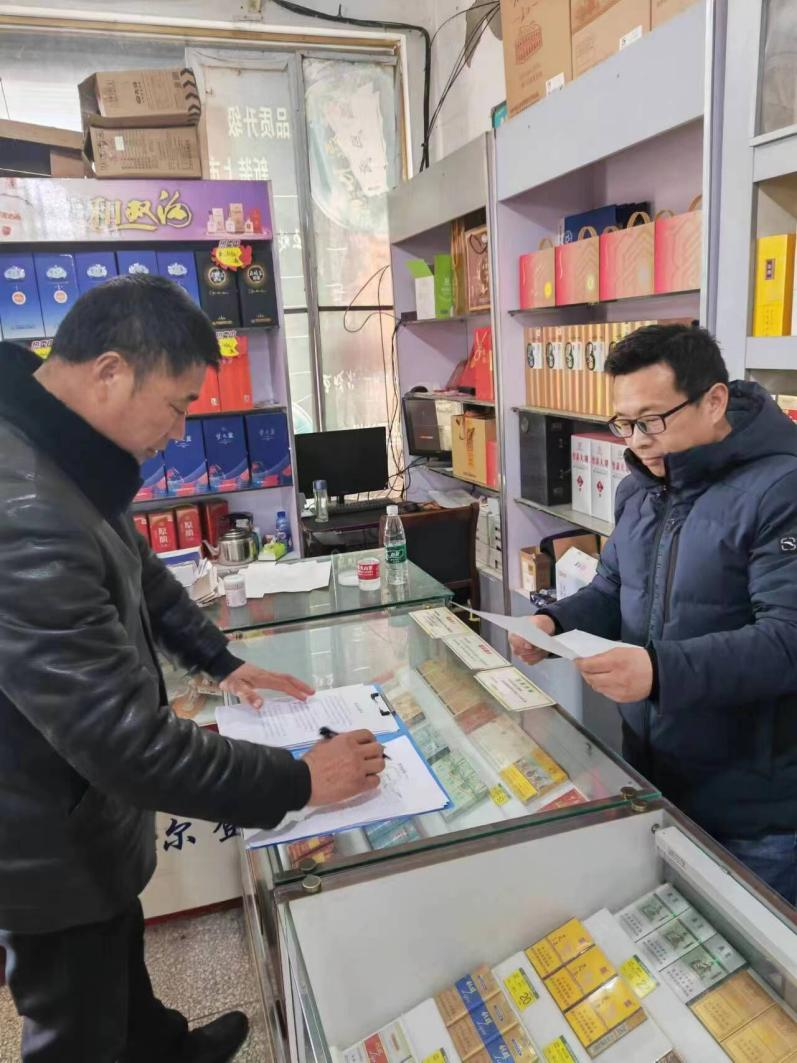 新灘鹽場(chǎng)：筑牢食品“安全線(xiàn)” 守護(hù)群眾“盤(pán)中餐”2.png