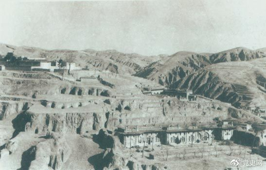 1947年12月25日至28日，中共中央在陜北米脂楊家溝召開擴(kuò)大會(huì)議（十二月會(huì)議）。圖為會(huì)議會(huì)址。